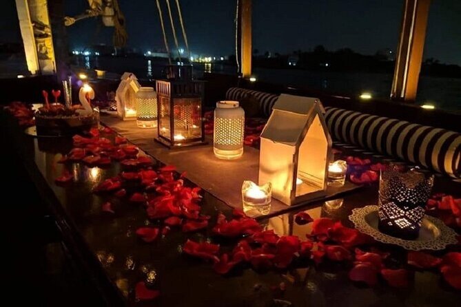 Romantic Dinner Cruise in Cairo Nile for Couples (Luxury) - Setting Sail on the Nile at 7 pm