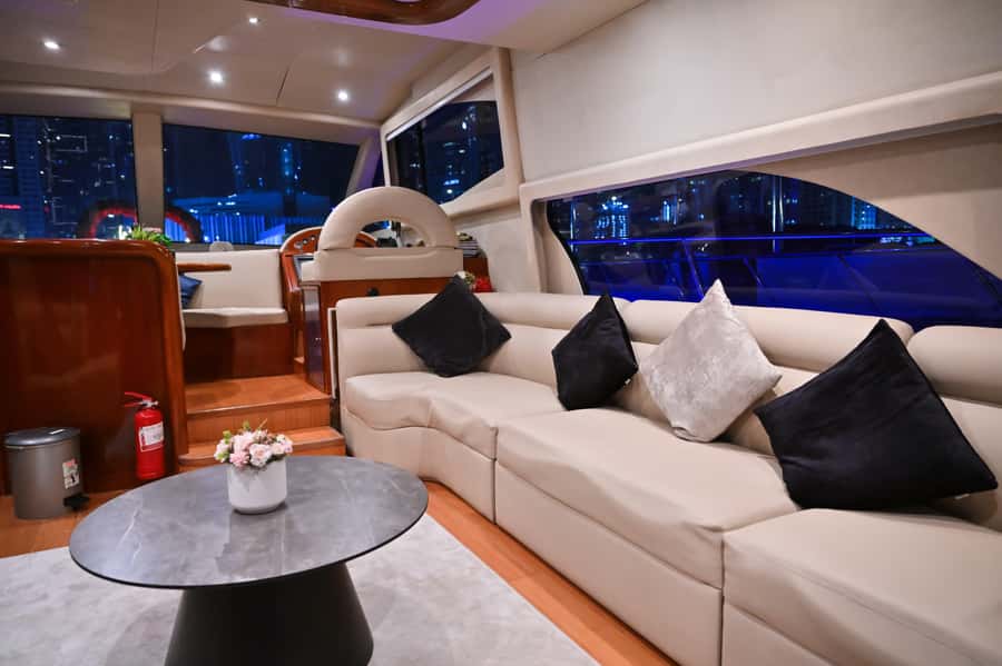 Romantic Dinner on Private Yacht - What arrives at the dinner table