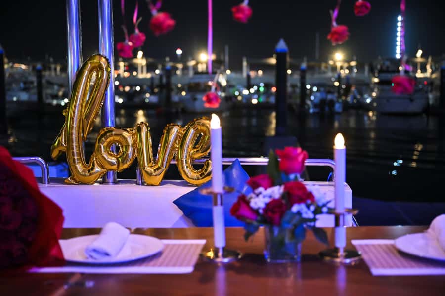 Romantic Dinner on Private Yacht - Practical details that affect your evening