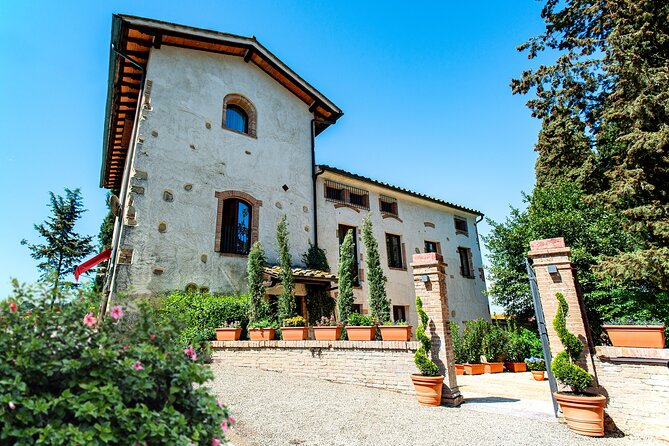 Romantic Escape in Tuscany - Overnight and Wine Tasting - What the overnight stay adds