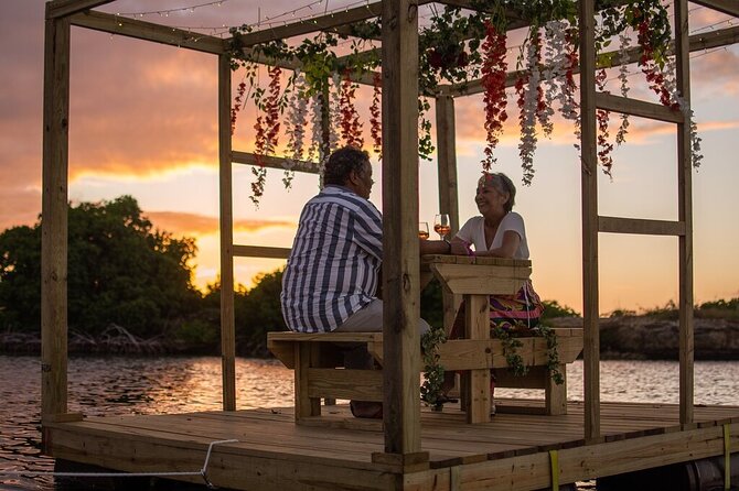Romantic Floating Picnic Experience - The Cruise and Welcome Drinks