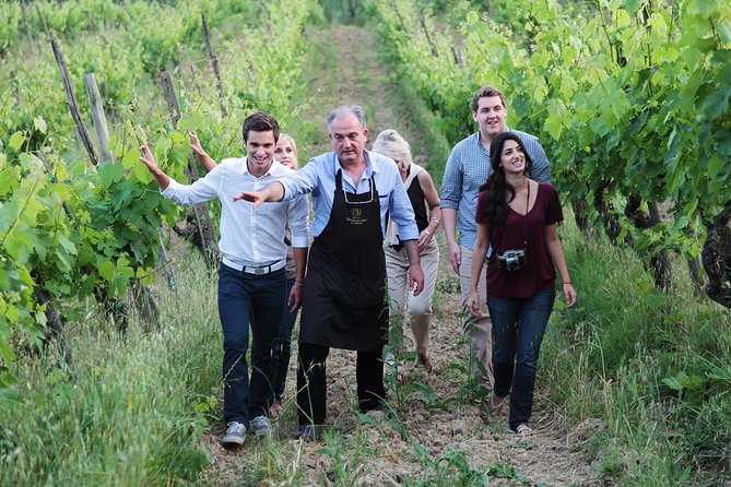 Romantic Lunch in the Vine Rows in Tuscany - What arrives before the meal