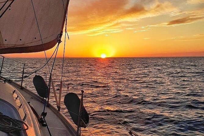 Romantic Luxury Sunset sailing - Small Details That Can Improve the Evening