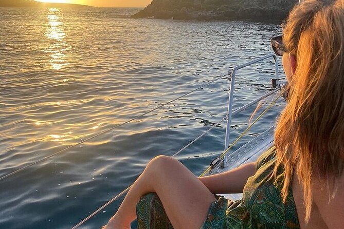 Romantic Luxury Sunset sailing - A Sheltered Bay for Food and Sunset