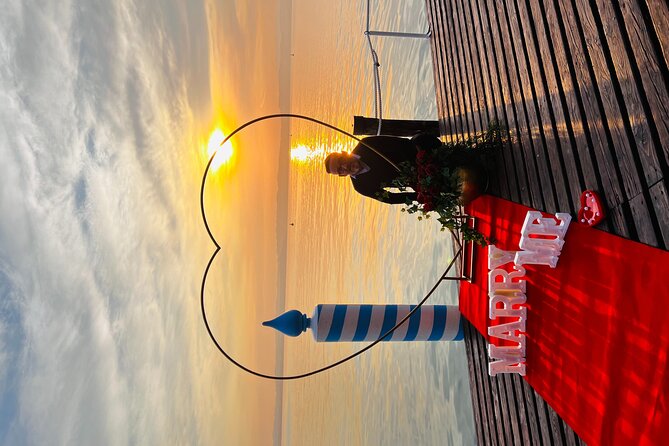 Romantic Marriage Proposal Experience in Lake Garda - Dinner by the lake after the yes