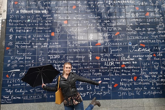 Romantic Montmartre: Paris Lost Lovers Exploration Game and Tour - The famous sights and the less obvious corners