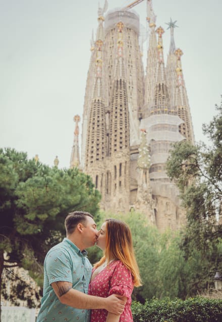 Romantic Photoshoot Experience for Couples in Barcelona - The Sagrada Familia photo stop