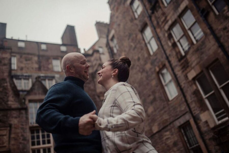 Romantic Photoshoot Experience for Couples in Edinburgh - Getting natural photos when you dislike posing