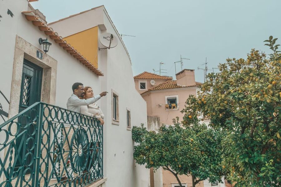 Romantic Photoshoot Experience for Couples in Lisbon - Who should book this Alfama photoshoot?