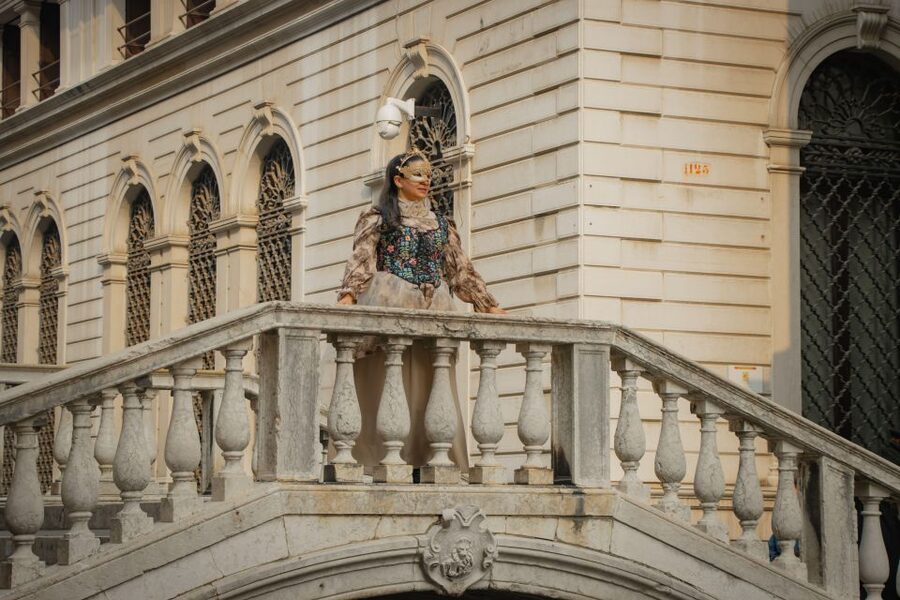 Romantic Photoshoot Experience for Couples in Venice - Timing, communication, and a smoother shoot