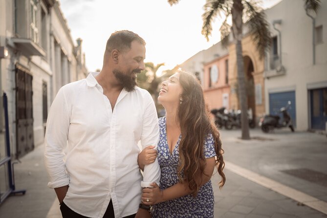 Romantic Photoshoot in Nice's Old Town or Nearby - Walking the shopping streets of Vieux Nice