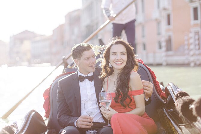 Romantic Photoshoot in Venice - Who should book this Venice photo experience