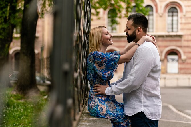 Romantic Photoshooting in Verona - Ponte Pietra for bridge and river views
