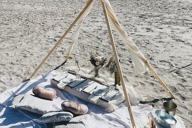 Romantic Picnic by the beach - What happens during the two hours