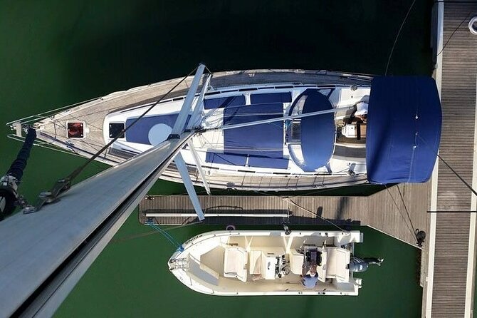 Romantic Private Sailboat in Lisbon for couples - Setting out from Doca de Alcântara Norte