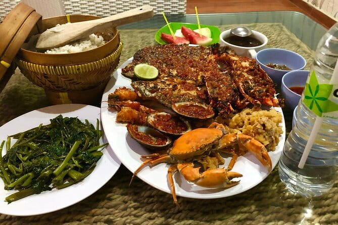 Romantic Seafood Dinner at Jimbaran Beach Bali include Sunset - Why Jimbaran Bay makes a good dinner setting