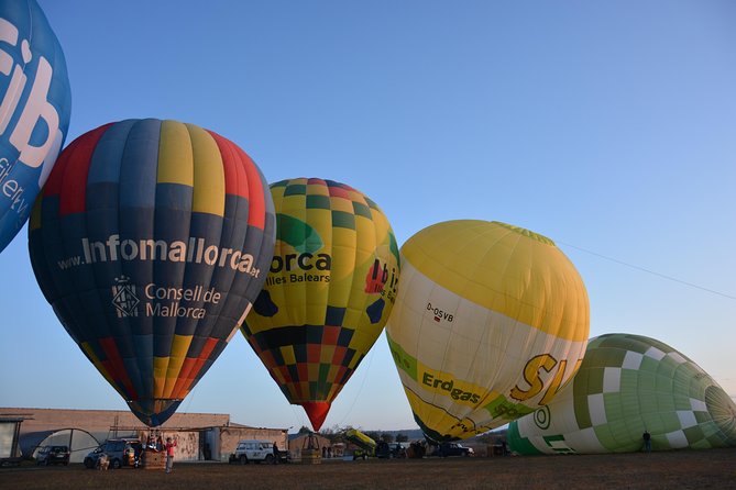 Romantic Sunrise Balloon Tour in Majorca - The landing and the return to base