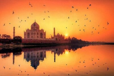 Romantic Sunset at the Taj Mahal: Day Trip from Delhi to Agra