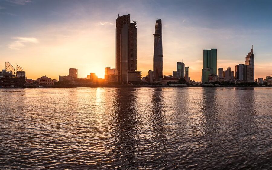 Romantic Sunset Cruise by Speedboat - The English-speaking guide and the pace of the tour