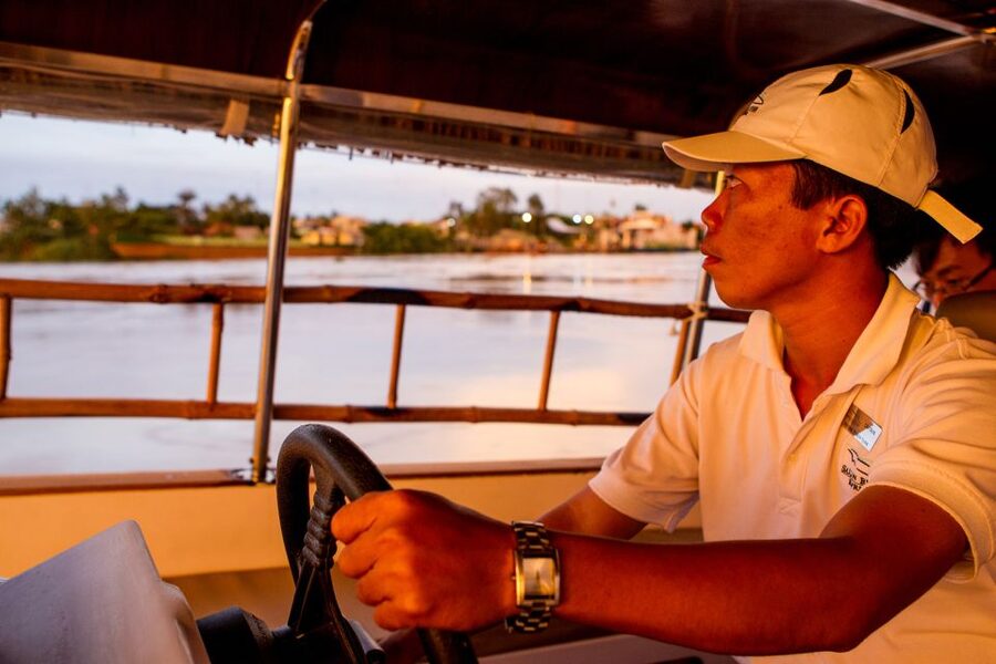 Romantic Sunset Cruise by Speedboat - What the modern speedboat adds