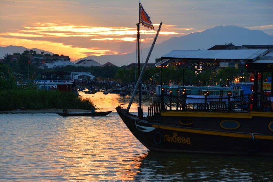 Romantic Sunset Dinner Cruise in Hoi An - Lanterns, music, and the quiet stretch of river