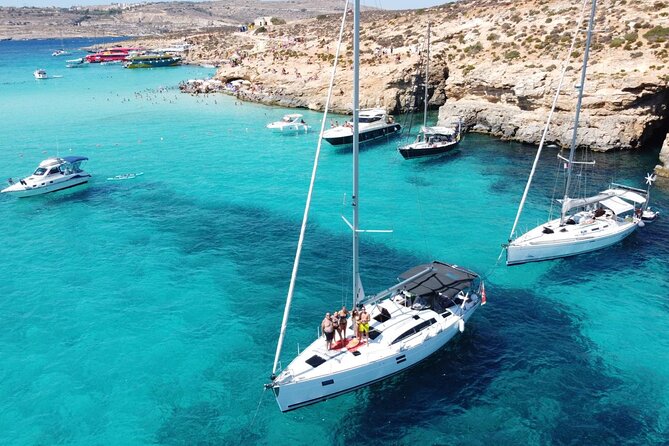 Romantic Sunset on Amazing Mowgli - The open-water sunset and possible lagoon views