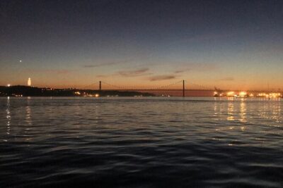Romantic Sunset Sailing Experience in Lisbon