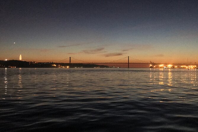 Romantic Sunset Sailing Experience in Lisbon - Meeting at Avenida Brasília