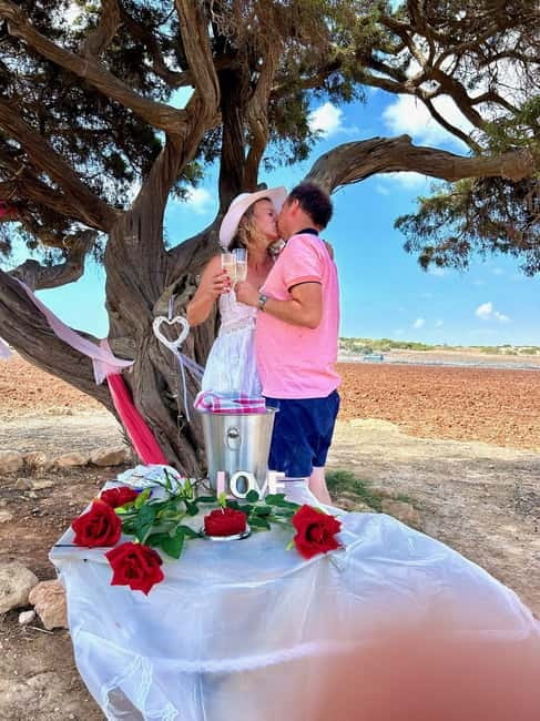 Romantic tour for lovers, couples or friends - What is included for $210 per person