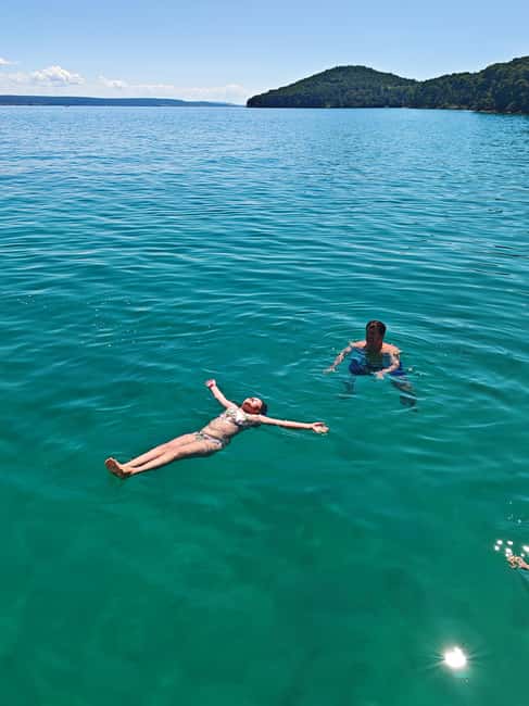 Romantic Zadar Sunset and Night Coctails Cruise - The guide adds context to the coastline