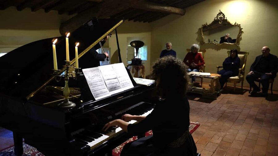 RomanticOpera concert in the artist's house on the hills and wine tasting - Is the $105 price fair?