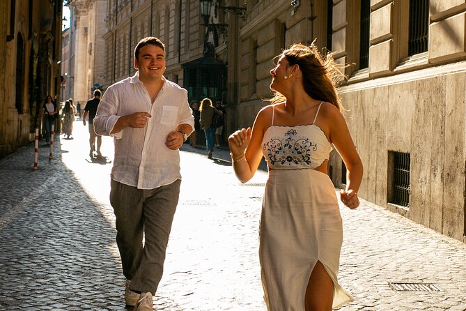 Rome: 1-Hour Private Photo Shoot for Family, Couples or Solo - How Yulia handles posing and candid photographs