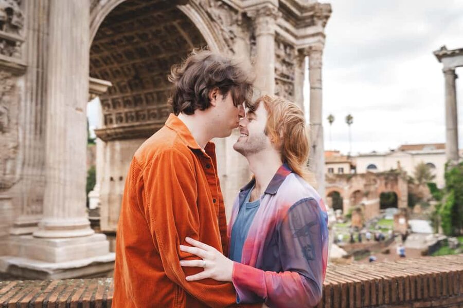 Rome: Couple Photoshoot Experience LGBTQ+ Friendly - Key details at a glance