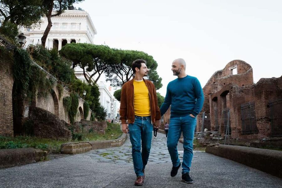 Rome: Couple Photoshoot Experience LGBTQ+ Friendly - A relaxed way to record your Rome visit