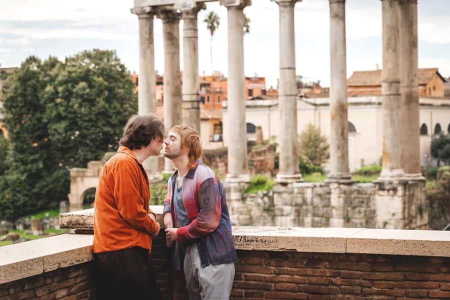 Rome: Couple Photoshoot Experience LGBTQ+ Friendly - What the 45 to 60 minutes are like