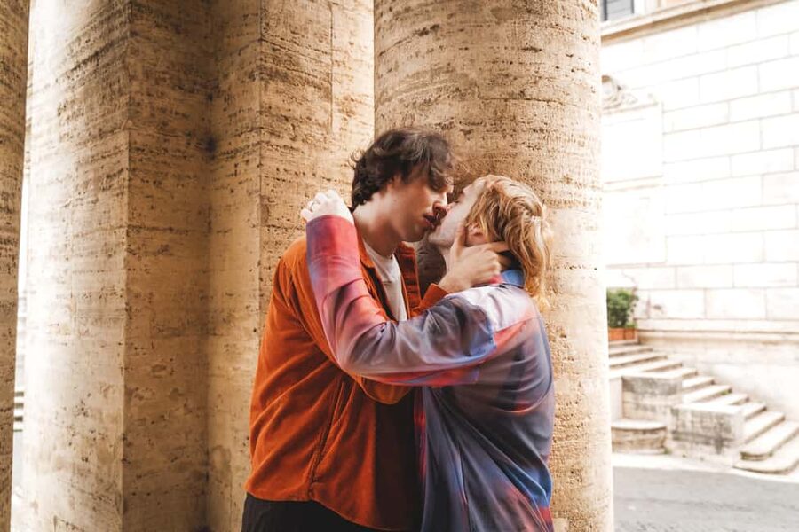Rome: Couple Photoshoot Experience LGBTQ+ Friendly - Who will enjoy this most