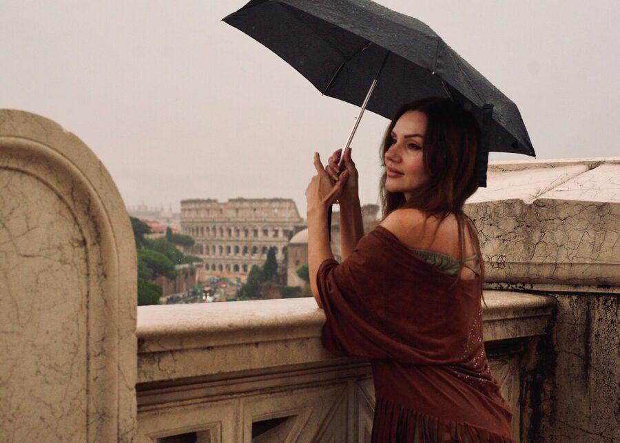 Rome: Private Couple Photoshoot with Candid & Romantic Times - Who will enjoy this most