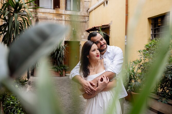 Rome Private Romantic Photoshoot in Charming Trastevere - What happens during the 30-minute session