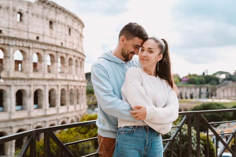 Rome: Romantic Couple Photoshoot Experience at the Colosseum - A Colosseum backdrop without a full sightseeing tour