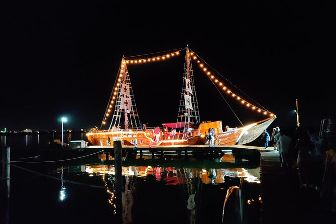 Sail Under Light of the Moon & Enjoy a Romantic Dinner in Spanish Galleon - Live saxophone, trova, and the mood on board