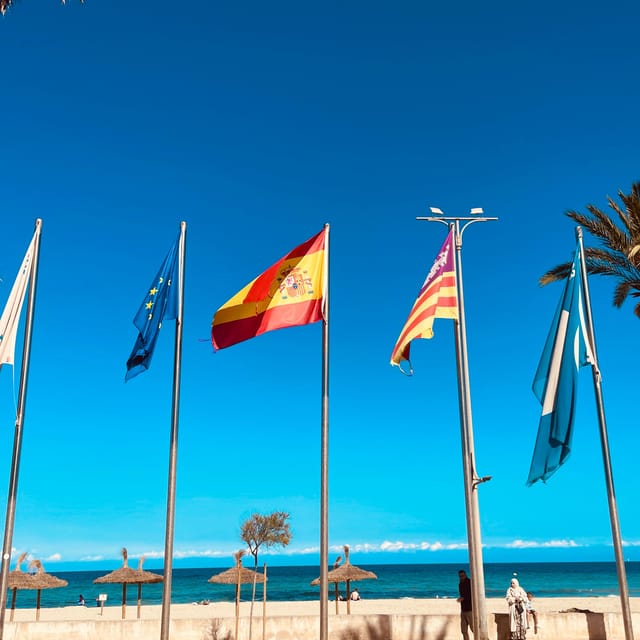 Santa Ponca: CoupleWalk, fun game and city walk for couples - The audio content, and what it does not cover