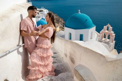Santorini couple photoshoot with 50 edited photos!
