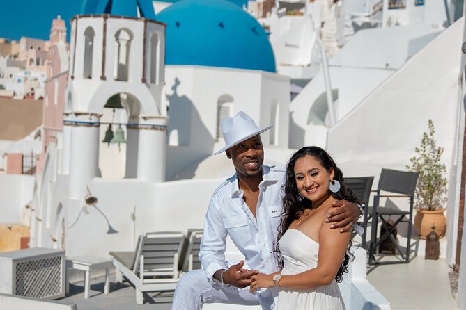 Santorini couple photoshoot with 50 edited photos! - Who will get the most from this session