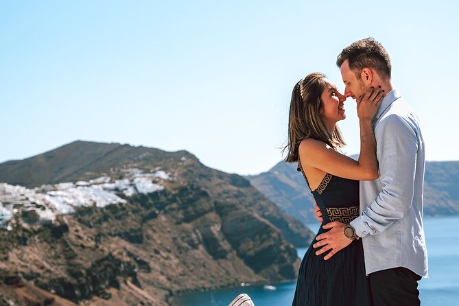 Santorini: Customized Private Photoshoot Walk in Oia - Posing Help for People Who Feel Awkward