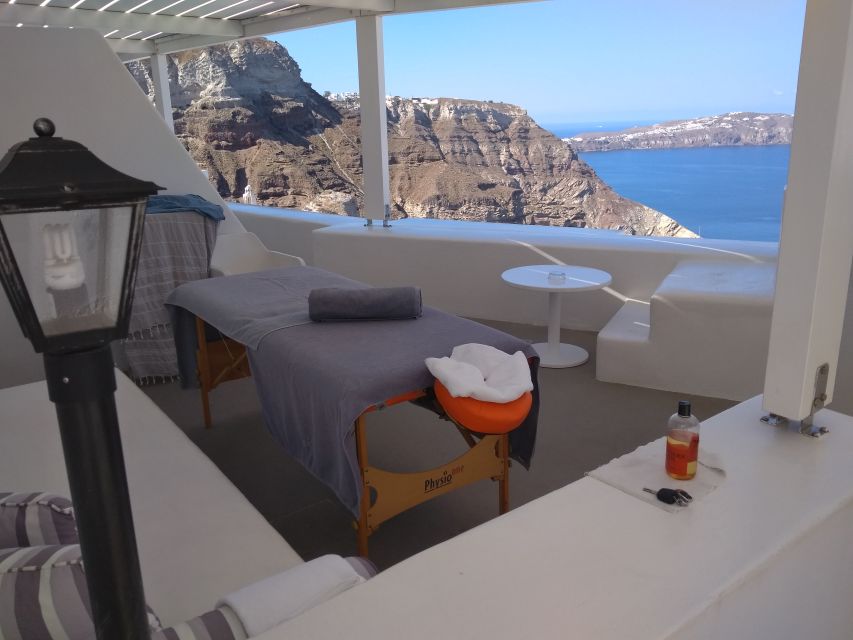 Santorini: Mobile Couples Massage at Your Private Villa - How the experience compares with visiting a spa