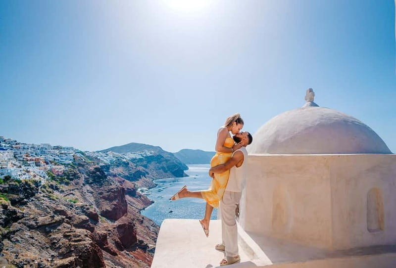 Santorini: Oia Private Couple Photoshoot with 35 Photos - Key points to know before booking