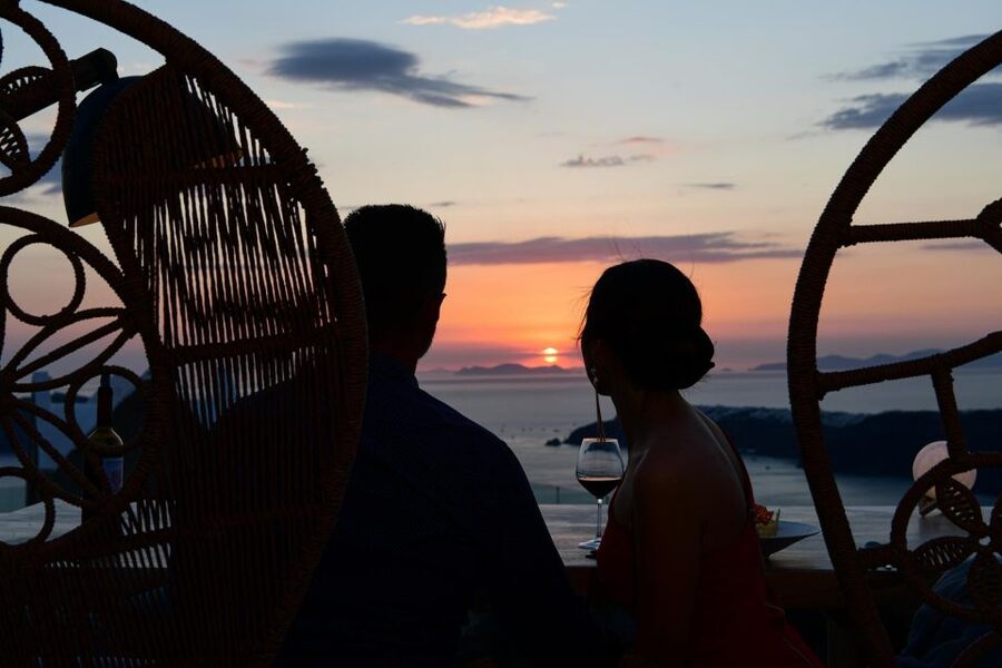 Santorini: Private Romantic Sunset Dinner with Caldera View - Key points to know before booking