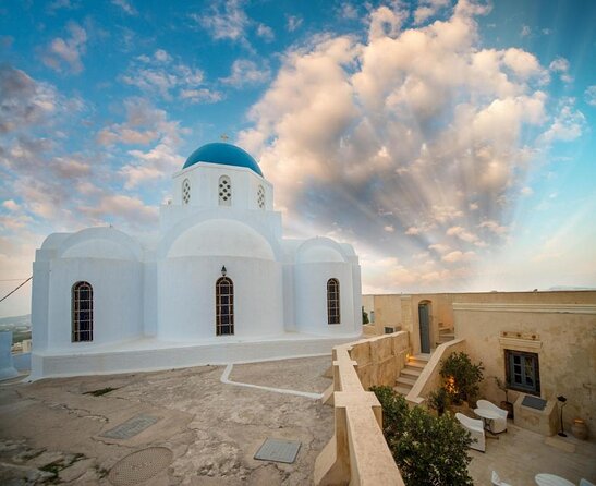 Santorini Private Romantic Tour with Dinner & Wine Tasting - Key points at a glance