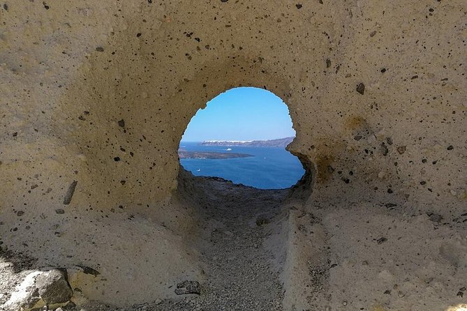 Santorini Private Romantic Tour with Dinner & Wine Tasting - Oia: one hour among the blue domes
