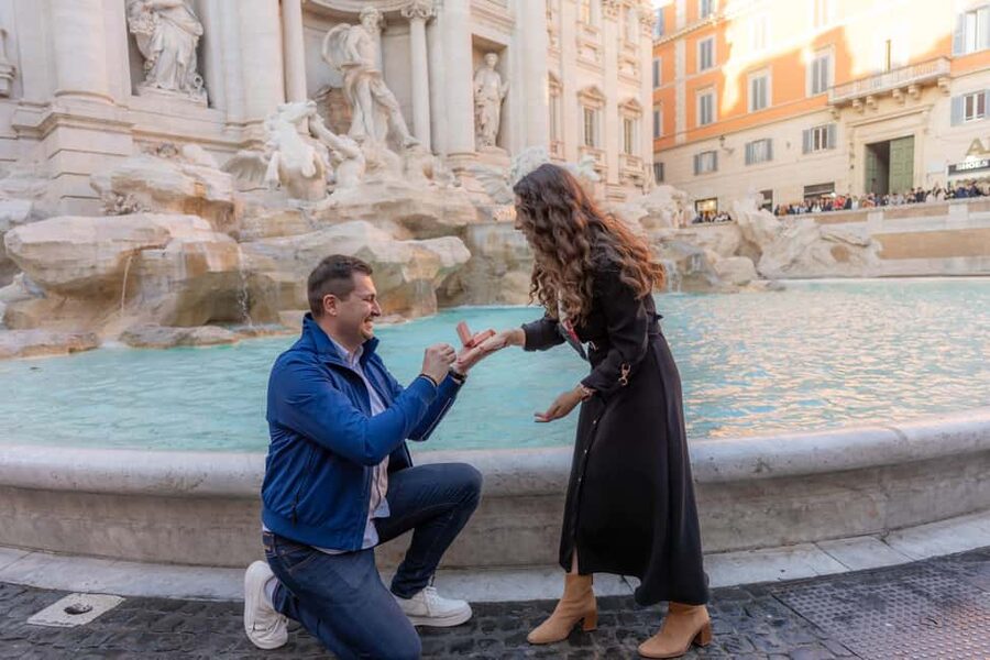 Secret Proposal Photoshoot in Rome + Reel - Communication Is Part of the Experience